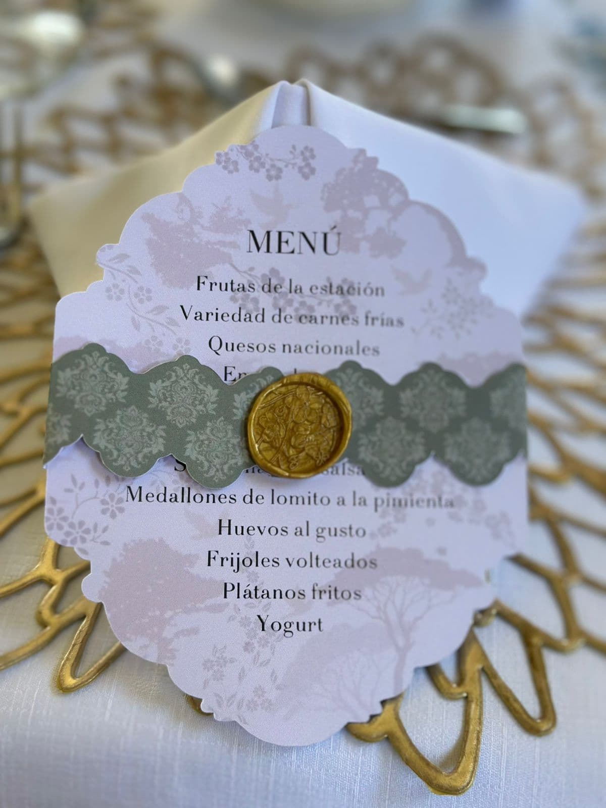 Menú de Mesa Medallón Victoriano 2